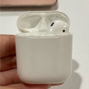 Used AirPod missing one headphones